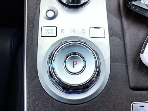 Used 2025 Genesis G80 2.5T Advanced AWD/4WD image 31