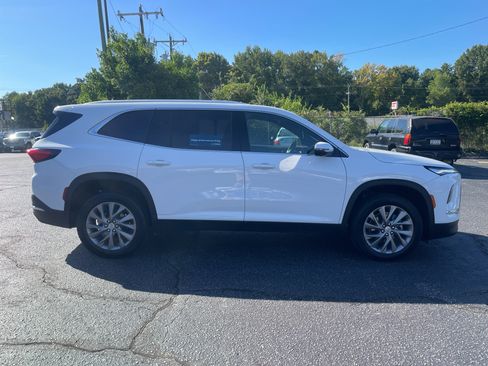 Certified 2026 Buick Enclave Preferred FWD image 23
