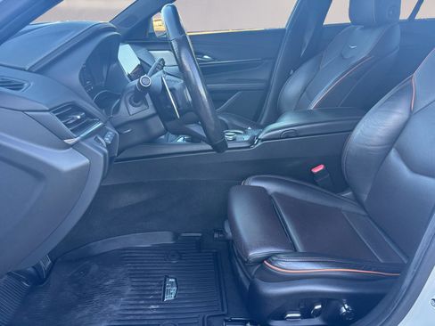 Used 2021 Cadillac CT4 V w/ Technology Package image 9