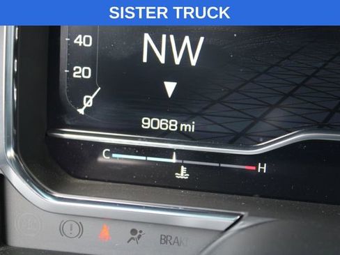 Used 2025 GMC Sierra 2500 AT4 w/ AT4 Premium Plus Package image 24