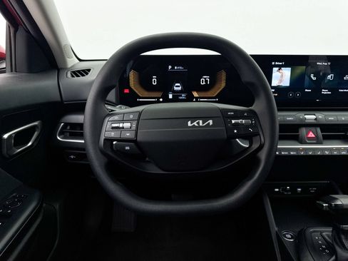 Certified 2025 Kia K4 FWD image 3