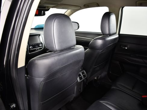 Used 2020 Mitsubishi Outlander SEL AWD/4WD image 47