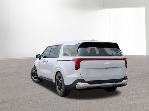 New 2026 Kia Carnival EX image 4