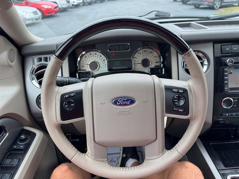Used 2014 Ford Expedition Limited w/ Equipment Group 301A RWD image 11
