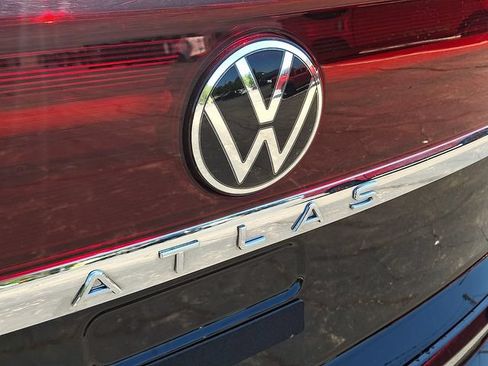 Used 2024 Volkswagen Atlas Cross Sport SEL R-Line AWD/4WD image 31