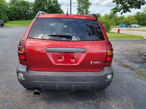 Used 2006 Pontiac Vibe w/ Sun And Sound Package FWD image 10