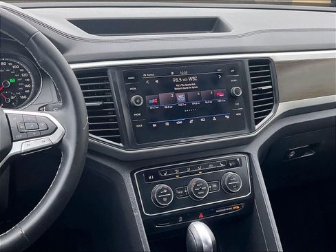 Used 2021 Volkswagen Atlas SE image 19