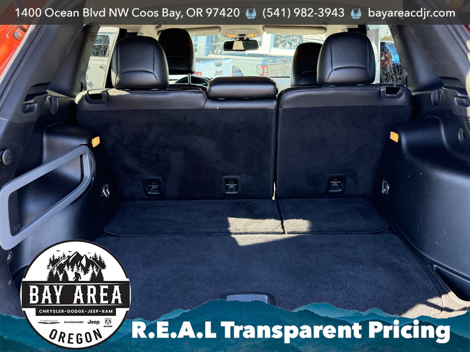 Used 2016 Jeep Cherokee Trailhawk w/ Leather Interior Group AWD/4WD image 8