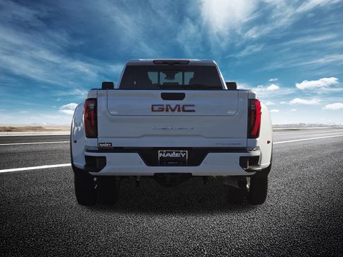 New 2026 GMC Sierra 3500 Denali w/ Denali Reserve Package image 24