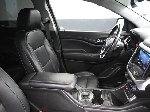 Used 2020 GMC Acadia SLT w/ Driver Alert Package II image 14