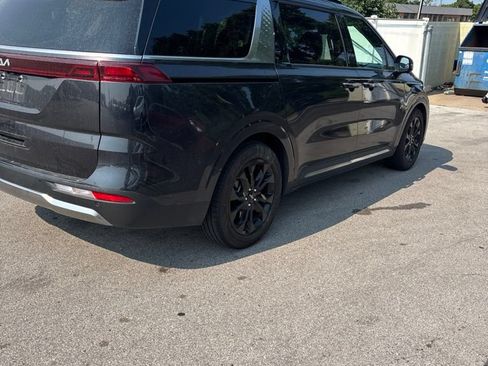 Used 2024 Kia Carnival SX FWD image 5