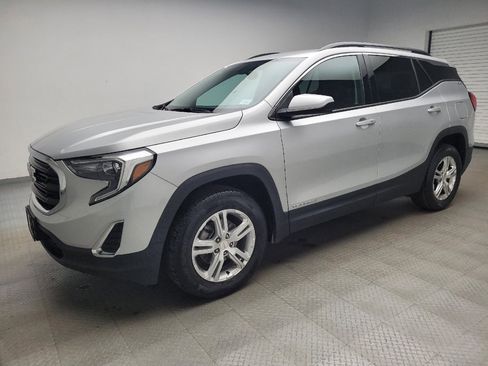 Used 2018 GMC Terrain SLE w/ Driver Convenience Package AWD/4WD image 2