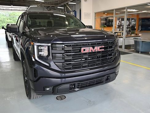 New 2026 GMC Sierra 1500 Elevation image 3