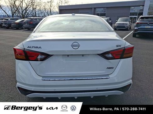 Used 2023 Nissan Altima 2.5 SV image 6