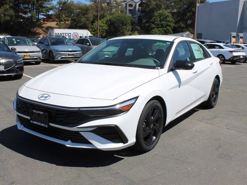 New 2026 Hyundai Elantra Sport FWD image 3