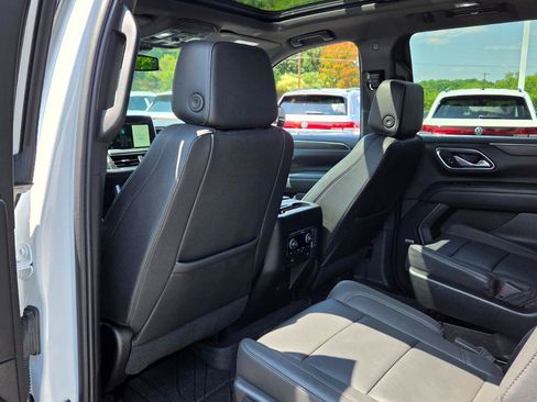 Used 2023 Chevrolet Suburban Z71 w/ Luxury Package AWD/4WD image 49