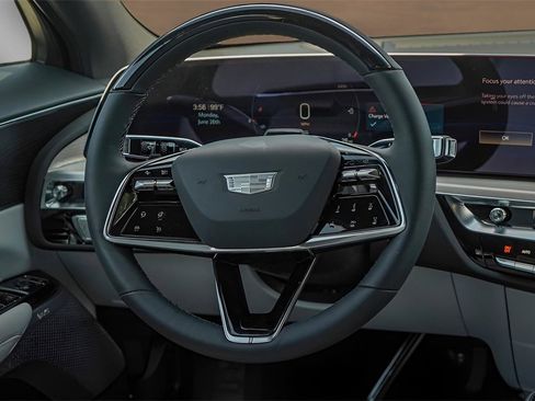 New 2025 Cadillac Lyriq Luxury image 19