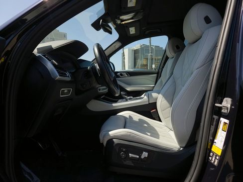 Used 2023 BMW X5 xDrive40i w/ M Sport Package AWD/4WD image 8