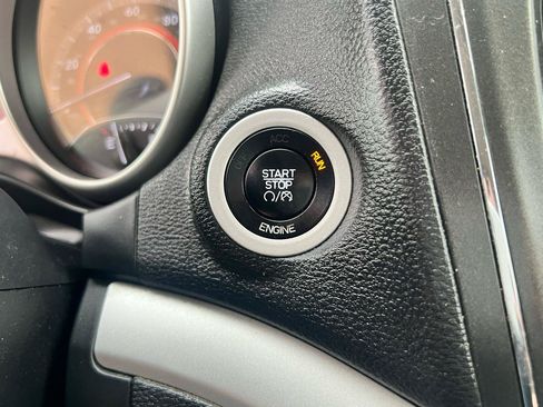 Used 2015 Dodge Journey SXT w/ Flexible Seating Group FWD image 18