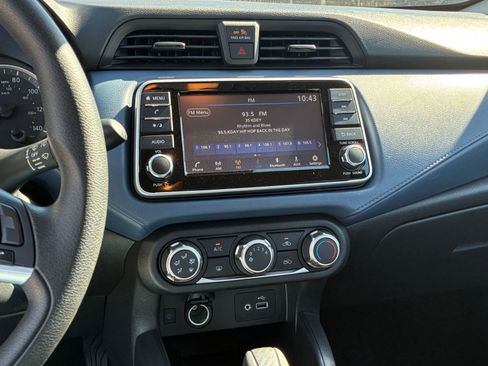Used 2025 Nissan Versa SV image 17