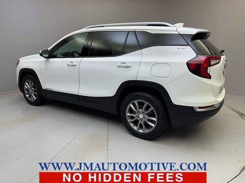 Used 2024 GMC Terrain SLT AWD/4WD image 3