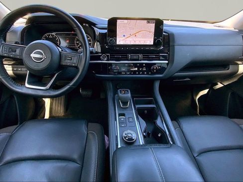Used 2023 Nissan Pathfinder SL AWD/4WD image 7