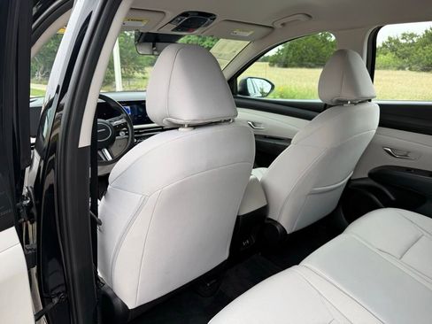 Certified 2025 Hyundai Tucson SE FWD image 23