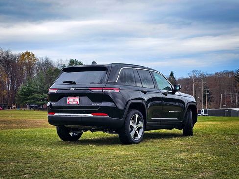 New 2025 Jeep Grand Cherokee Limited image 4