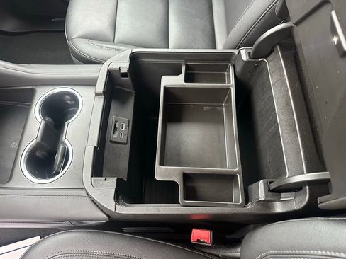 Used 2021 Chevrolet Tahoe Z71 image 16