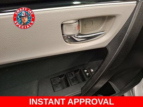 Used 2018 Toyota Corolla LE FWD image 16