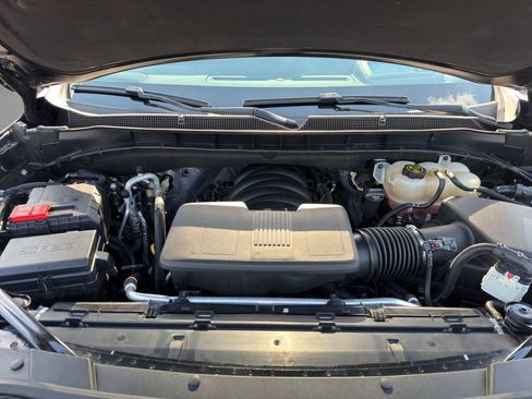 Used 2023 Chevrolet Suburban Premier image 21