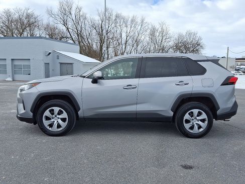 Certified 2022 Toyota RAV4 LE image 4