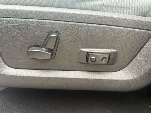 Used 2018 RAM 1500 Big Horn image 13