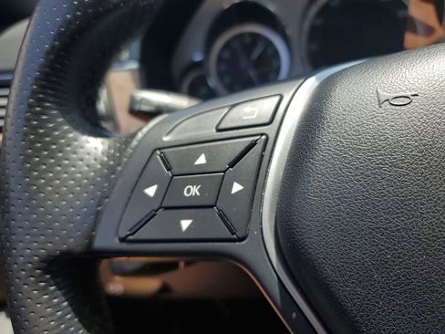 Used 2012 Mercedes-Benz E 350 4MATIC Sedan image 22