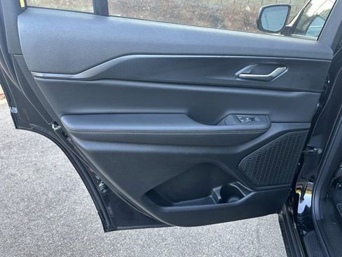 New 2025 Jeep Grand Cherokee L Laredo image 19