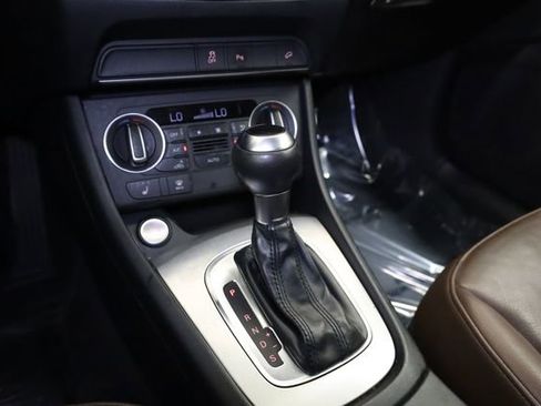 Used 2018 Audi Q3 2.0T Premium FWD image 24
