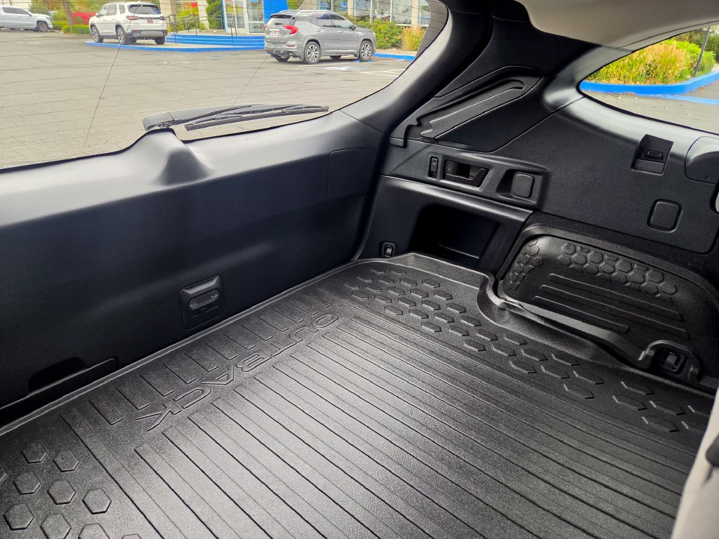 Used 2025 Subaru Outback Premium AWD/4WD image 27