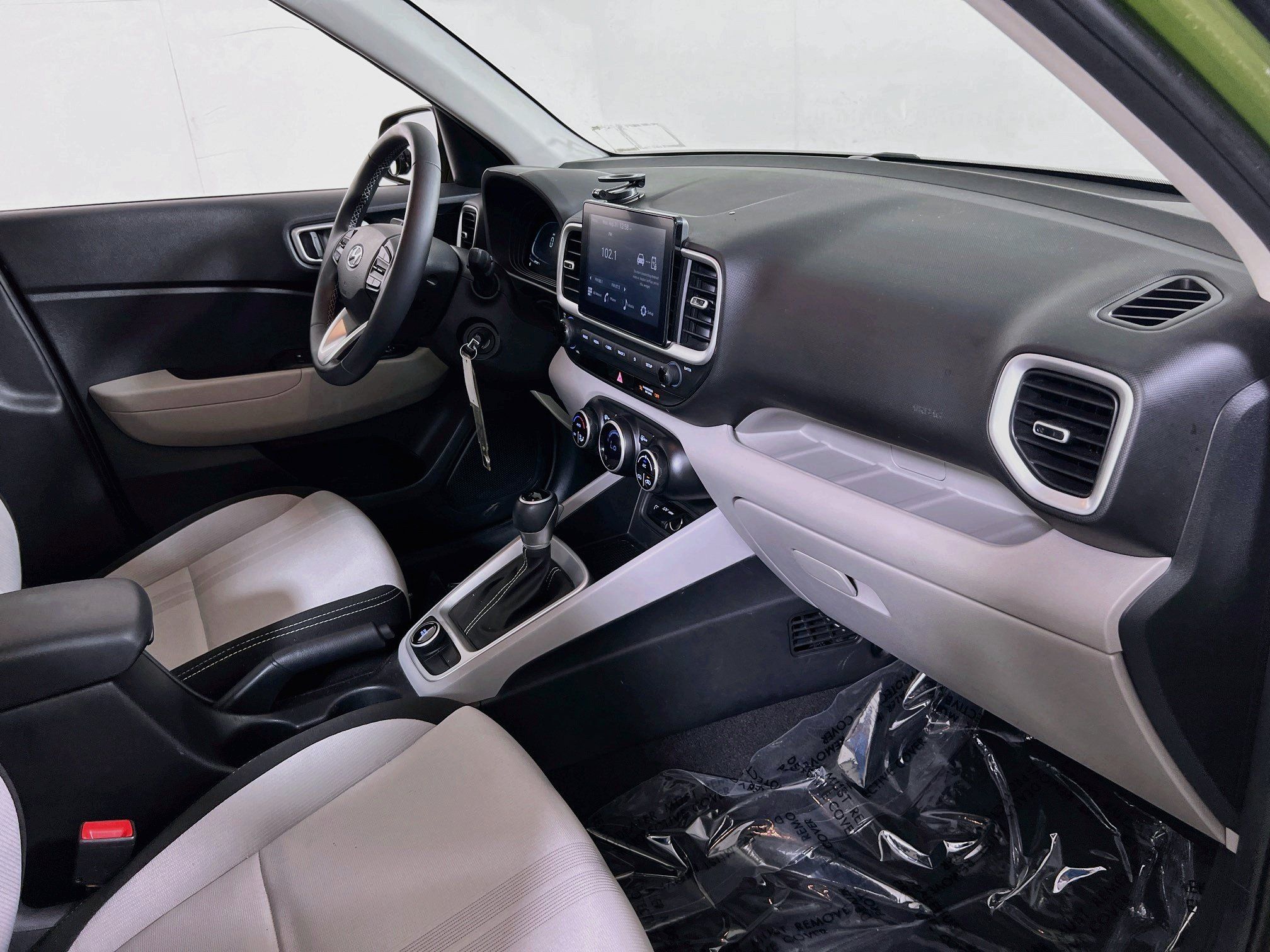 Used 2023 Hyundai Venue SEL FWD image 27