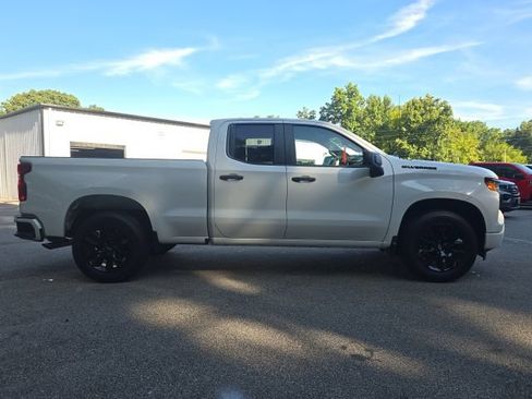 Used 2022 Chevrolet Silverado 1500 Custom RWD image 6