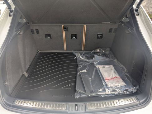 New 2026 Porsche Macan AWD/4WD image 23