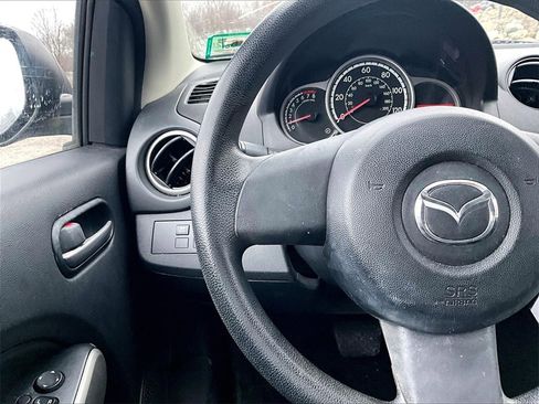 Used 2014 MAZDA MAZDA2 Sport image 11
