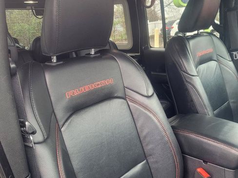Used 2018 Jeep Wrangler Unlimited Rubicon w/ Dual Top Group AWD/4WD image 25