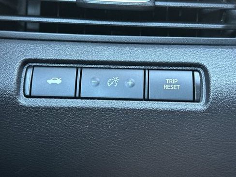 Used 2024 Nissan Altima 2.5 SR FWD image 30