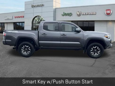 Used 2021 Toyota Tacoma TRD Off-Road w/ Technology Package AWD/4WD image 8