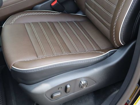New 2026 GMC Acadia Denali Ultimate w/ LPO, Floor Liner Package AWD/4WD image 13