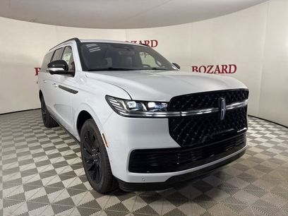 New 2025 Lincoln Navigator L Reserve w/ Jet Appearance Package