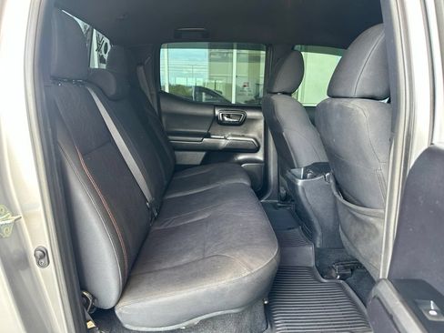 Used 2020 Toyota Tacoma TRD Sport AWD/4WD image 16