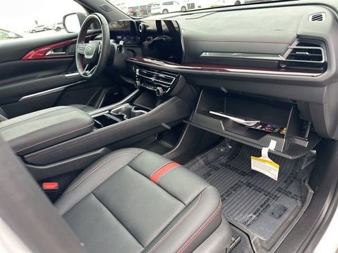 Used 2024 Chevrolet Traverse RS w/ LPO, Floor Liner Package image 44