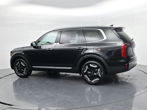 New 2025 Kia Telluride S image 5