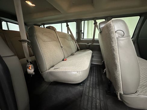 Used 2025 Chevrolet Express 3500 LT w/ LT Preferred Equipment Group RWD image 20